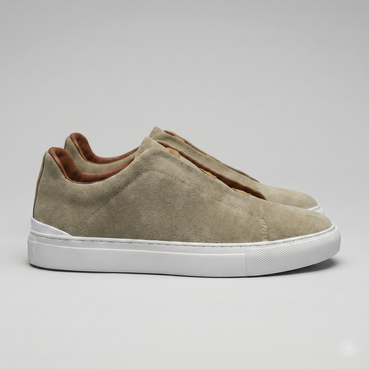 Men's Suede Slip-On Trainers – Laceless Low-Top Sneakers with Elastic Straps and Rubber Cupsole