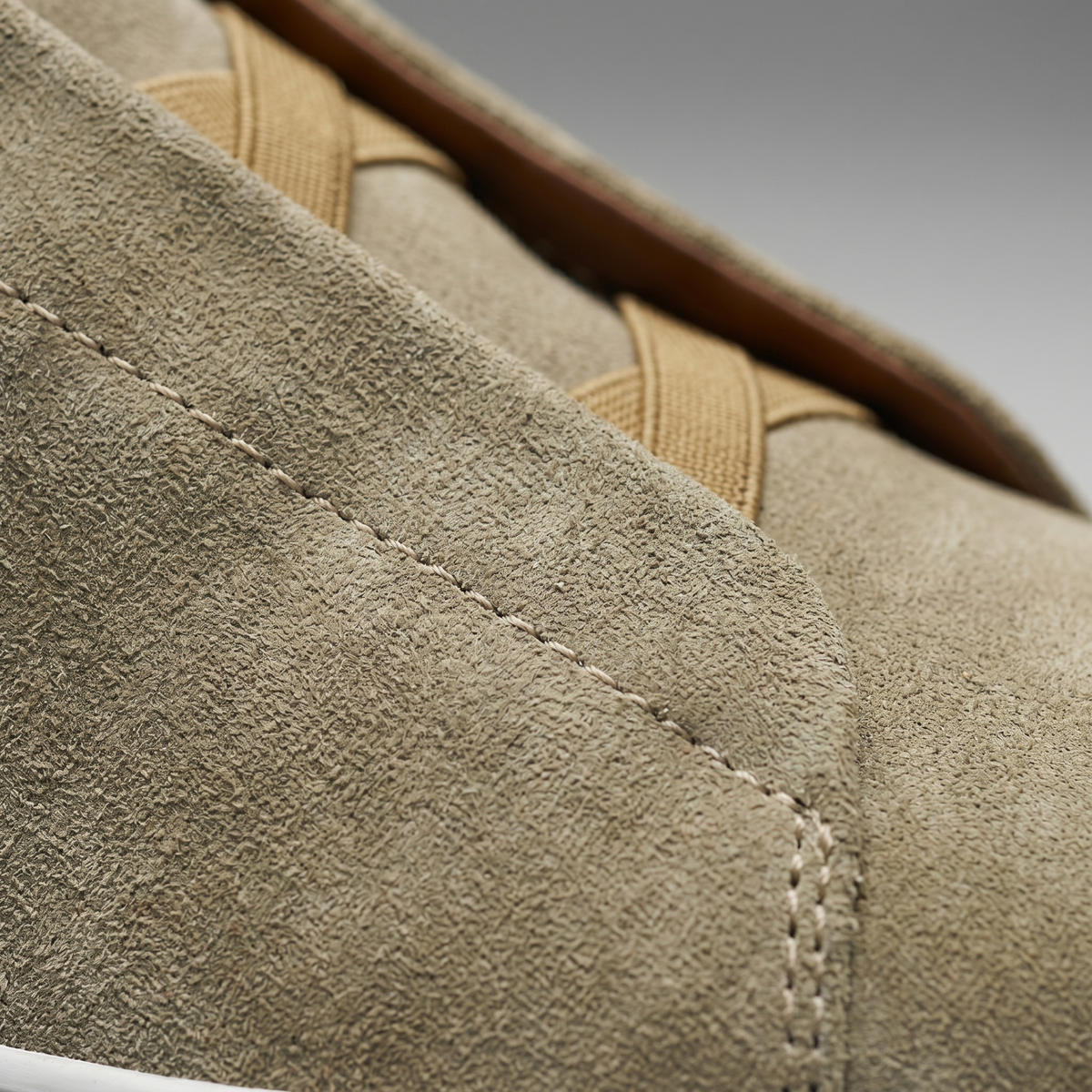 Men's Suede Slip-On Trainers – Laceless Low-Top Sneakers with Elastic Straps and Rubber Cupsole