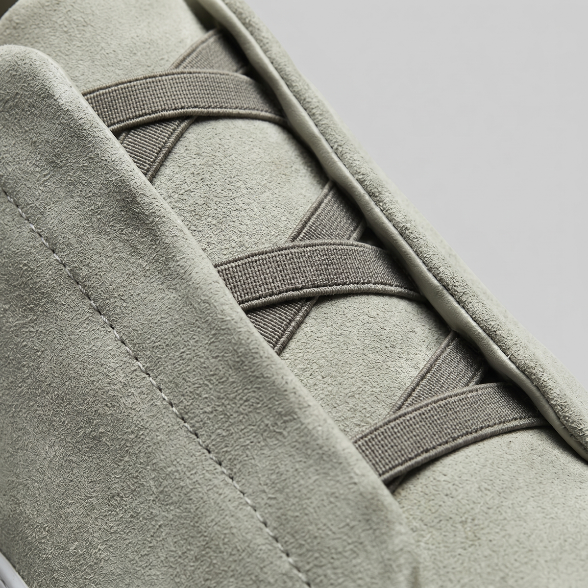 Men's Suede Slip-On Trainers – Laceless Low-Top Sneakers with Elastic Straps and Rubber Cupsole