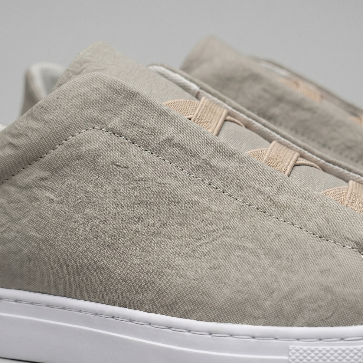Men's Suede Slip-On Trainers – Laceless Low-Top Sneakers with Elastic Straps and Rubber Cupsole