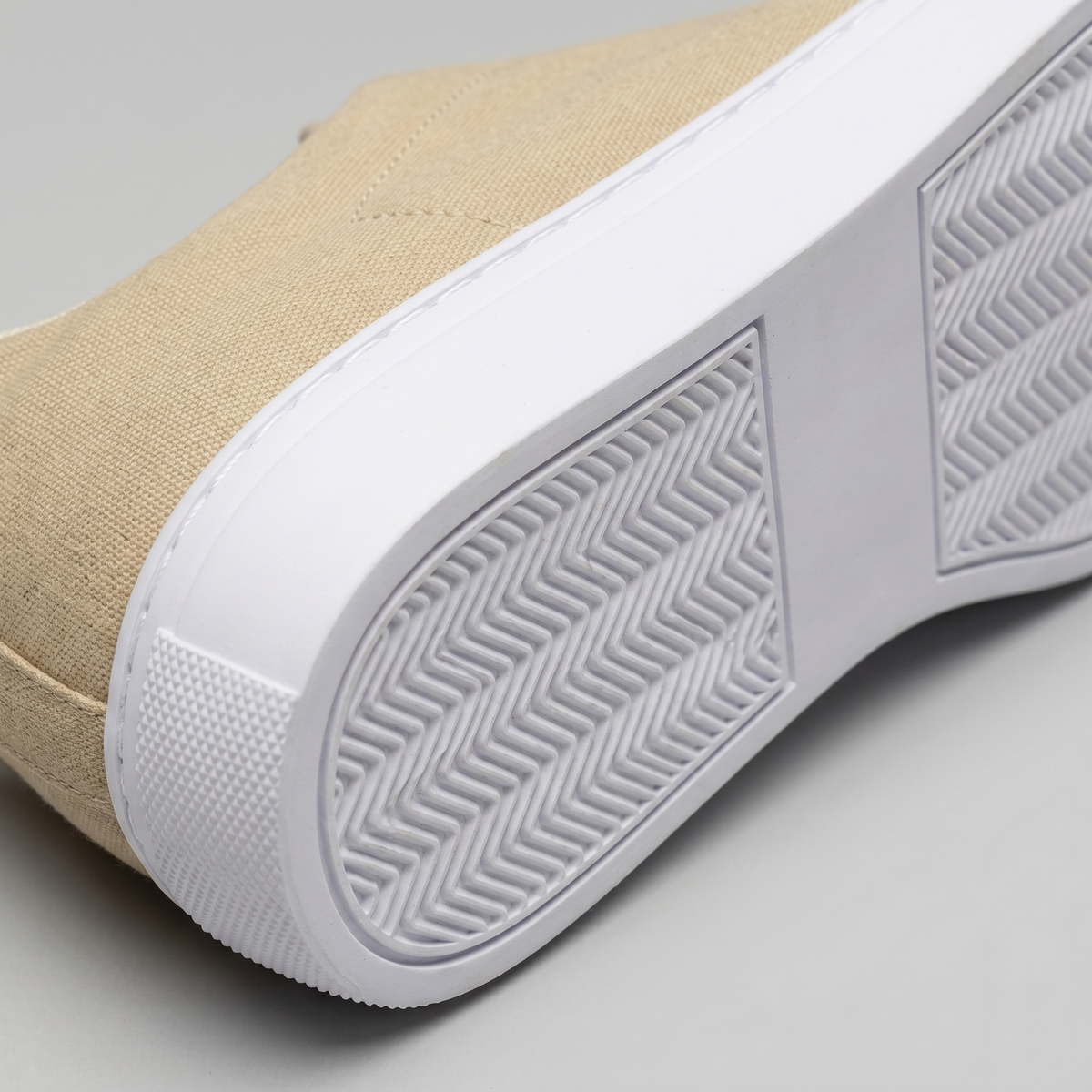 Men's Suede Slip-On Trainers – Laceless Low-Top Sneakers with Elastic Straps and Rubber Cupsole